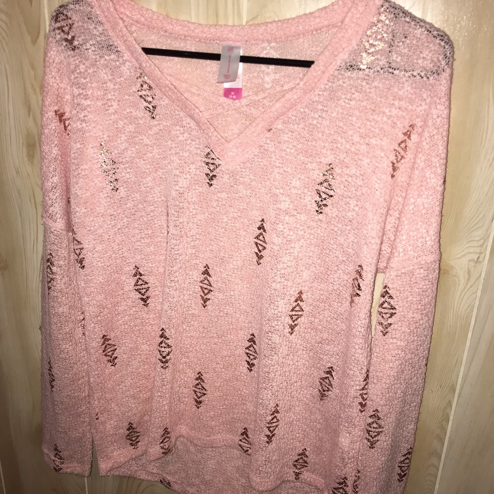 pink knit like material w gold accents